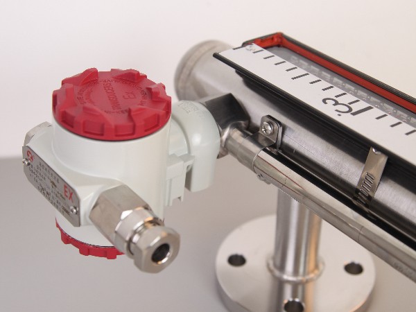 磁翻板液位計為何就地顯示與遠傳輸出都要有？