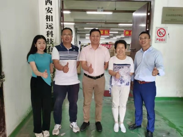 雪中送炭劉飛總，柳暗花明相遠(yuǎn)人