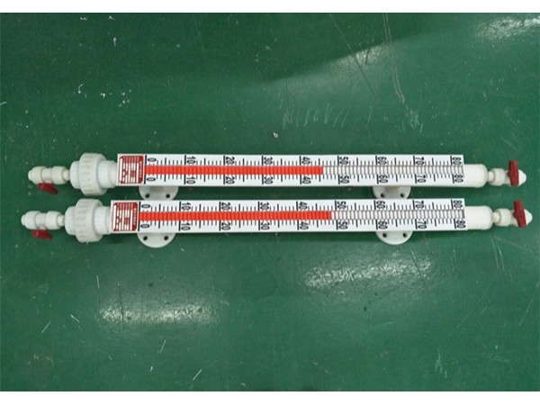 防腐磁翻板液位計(jì)如何正確安裝和使用