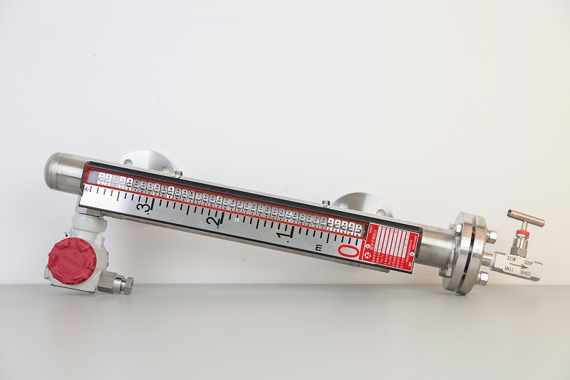 西安相遠(yuǎn)科技有限公司遠(yuǎn)傳式磁翻板液位計(jì)實(shí)物圖