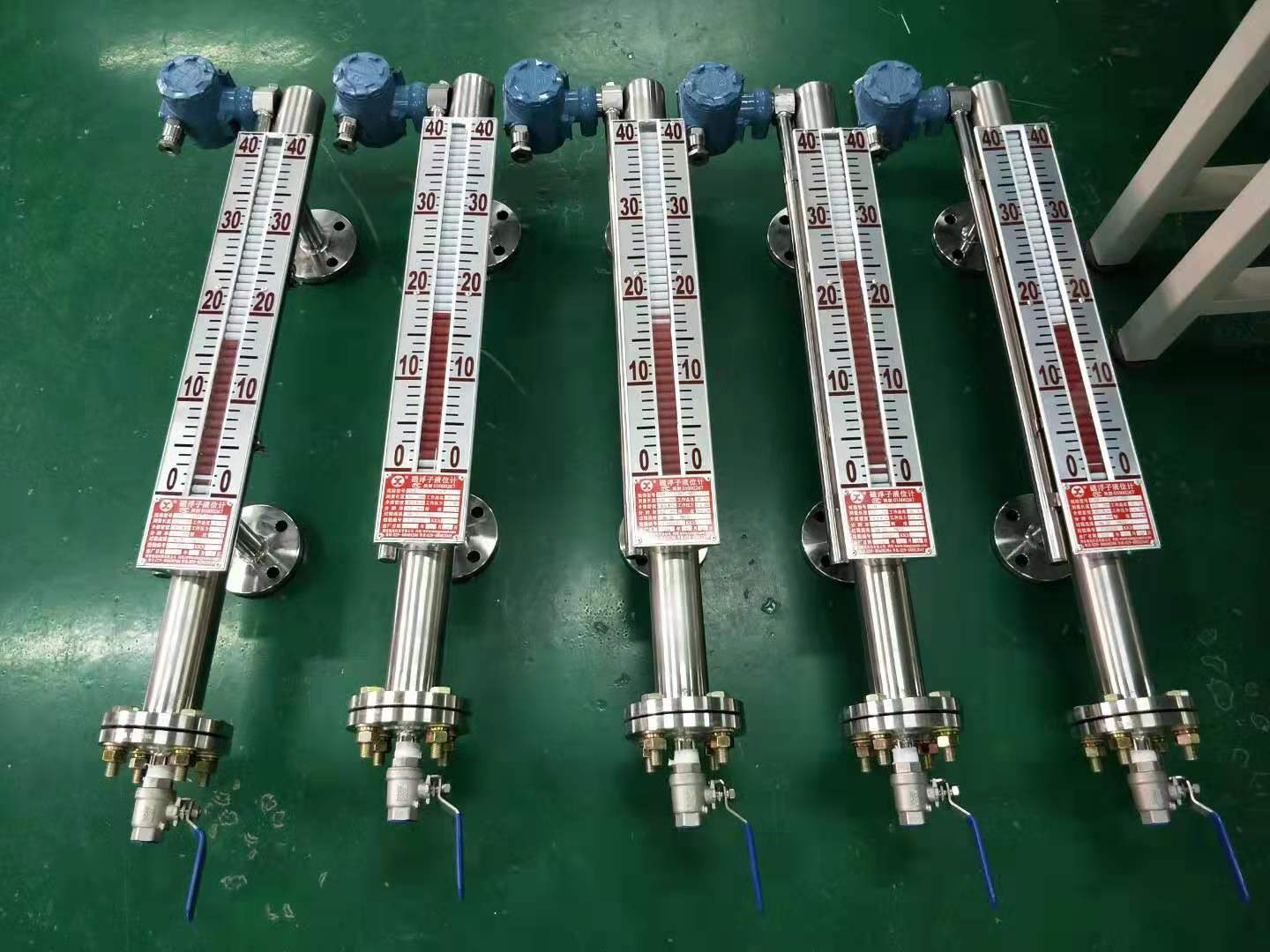 磁翻板液位計(jì)的內(nèi)部結(jié)構(gòu)