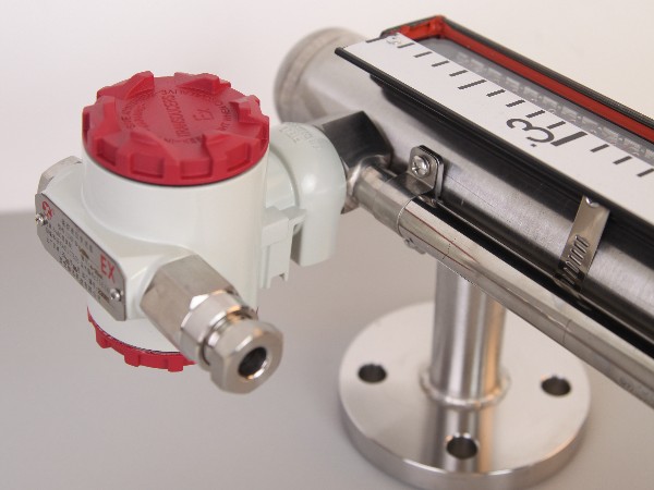 大型立式罐液位計(jì)選型指南：西安相遠(yuǎn)科技助您精準(zhǔn)選擇