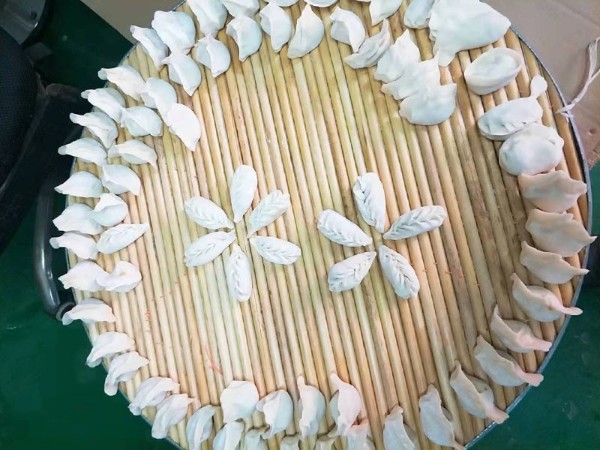 相遠(yuǎn)儀表 迎冬至-包餃子